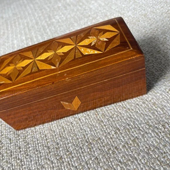 Soviet 1990s Box Wooden box Inlaid wood box History vintage Item Russian wood bo - Picture 3 of 7